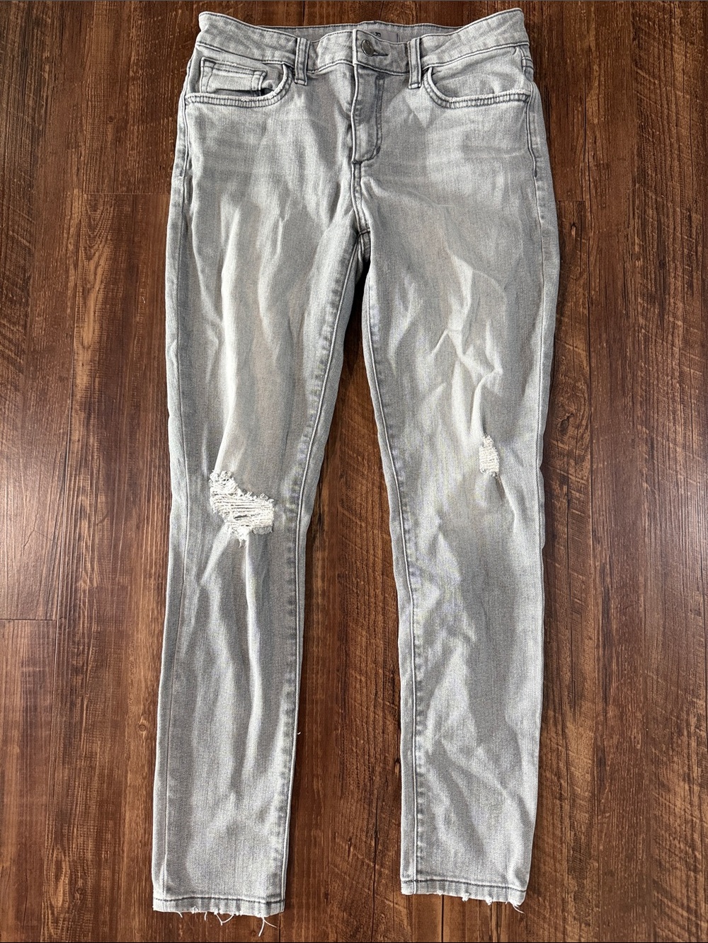 Joe’s Women's Distressed Light Gray Skinny Ankle Jeans Size 28
